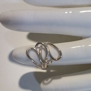 Vintage Avon Elegant Sterling Silver Interlocking Heart Ring - Size 7